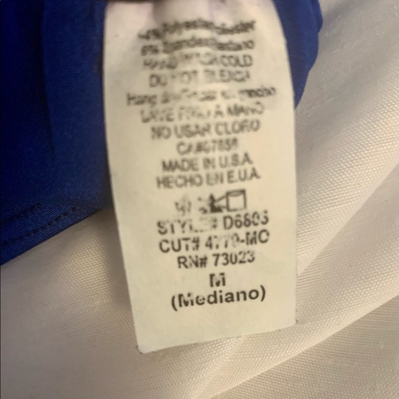 Beautiful Dress. - Picture 4 of 4